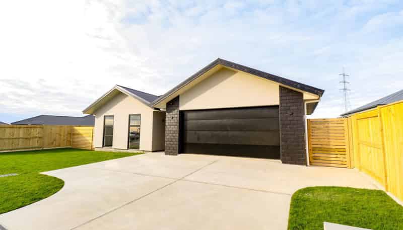 42 Sardinia Grove, Fitzherbert