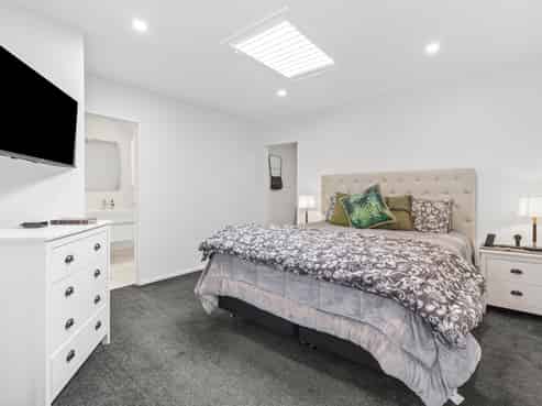 Modern live/work investment - $1,050,000