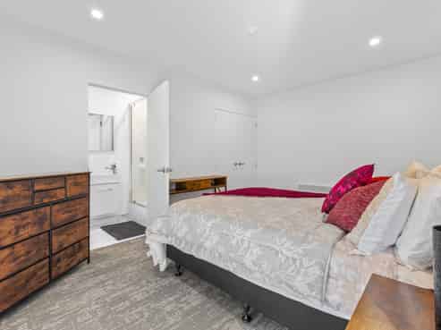 Modern live/work investment - $1,050,000