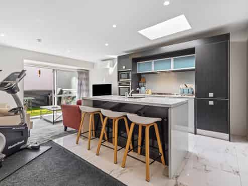 Modern live/work investment - $1,050,000