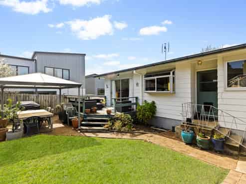 31 Mirrabooka Avenue, Botany Downs