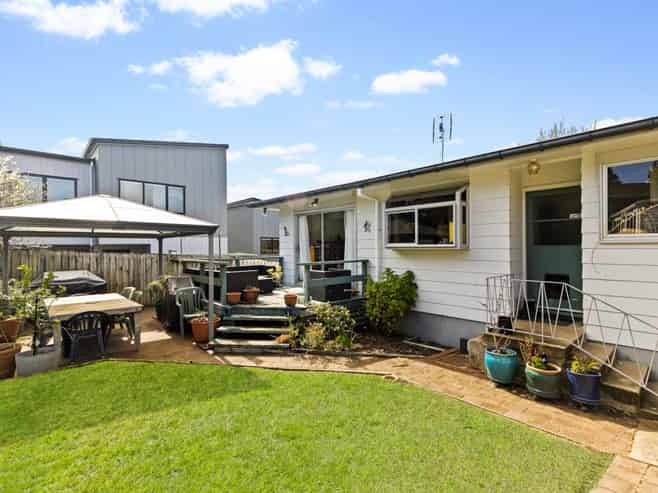 31 Mirrabooka Avenue, Botany Downs