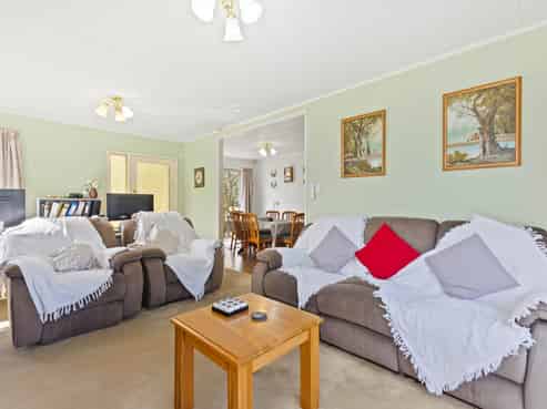 31 Mirrabooka Avenue, Botany Downs