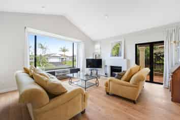 124 Golfland Drive, Golflands