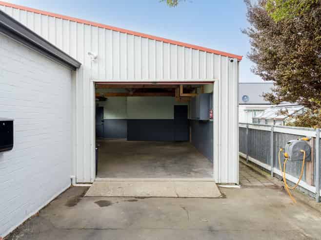 Rare Office/Warehouse Opportunity in Mosgiel CBD