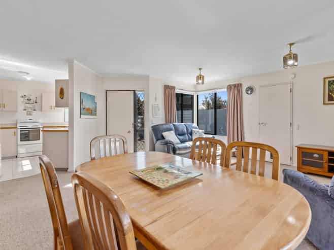 30B Hutcheson Street, Mayfield