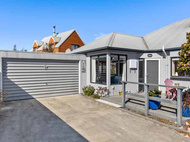 30B Hutcheson Street, Mayfield
