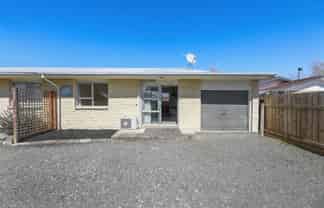 2/4 Weld Street, Blenheim