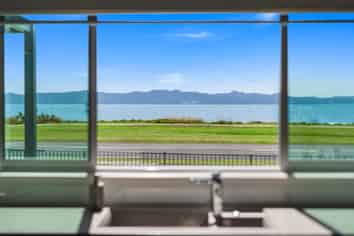 989 East Coast Road, Kaiaua