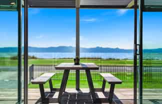 989 East Coast Road, Kaiaua