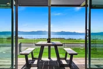 989 East Coast Road, Kaiaua