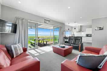 989 East Coast Road, Kaiaua