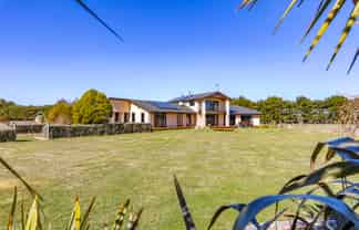 102 Glews Road, Cust