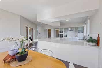 102 Glews Road, Cust