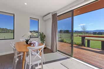 102 Glews Road, Cust