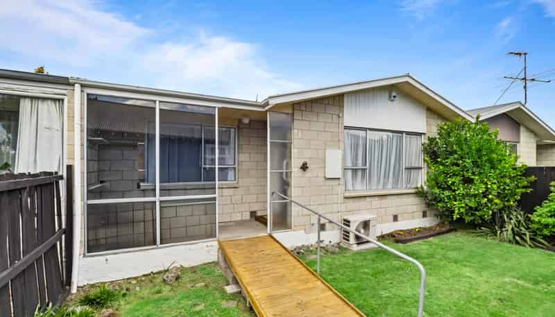 2/272 Tancred Street, Ashburton