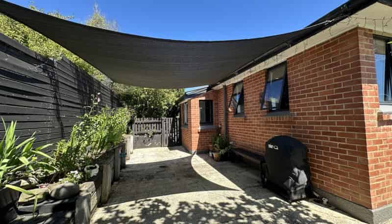 8 Thomson Street, Green Island