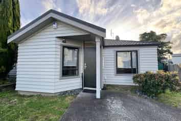 3/36 John Jennings Drive, Oteha