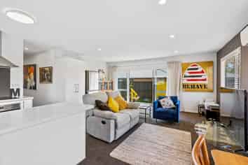 2/192 Woodham Road, Linwood