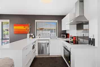 2/192 Woodham Road, Linwood