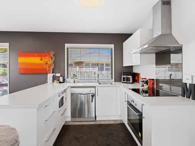 2/192 Woodham Road, Linwood