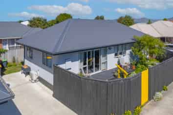 2/192 Woodham Road, Linwood