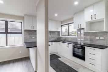 11 Daniel Avenue, Mangere East