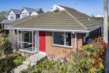 40 Mays Road, Saint Albans