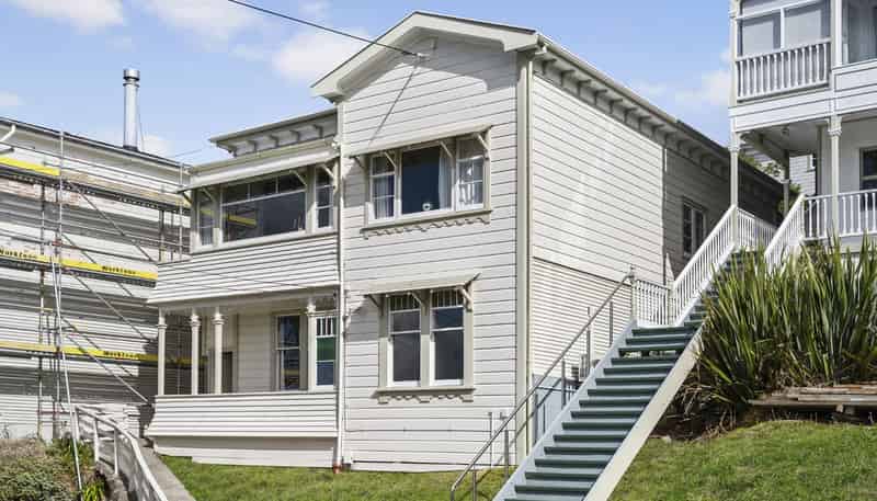 Top/13 Dorking Road, Brooklyn