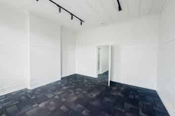 Service Retail Opportunity in the Heart of Dominion Road