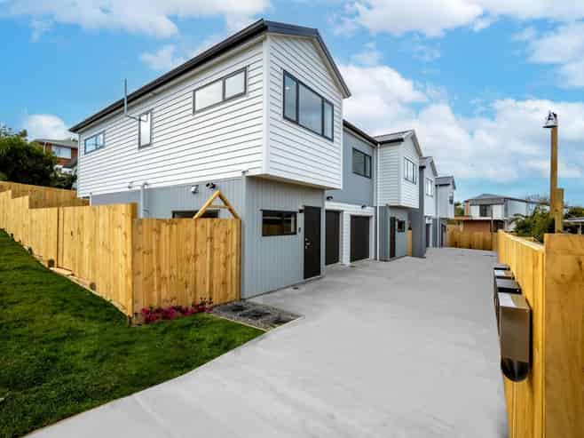 64 Girrahween Drive, Totara Vale