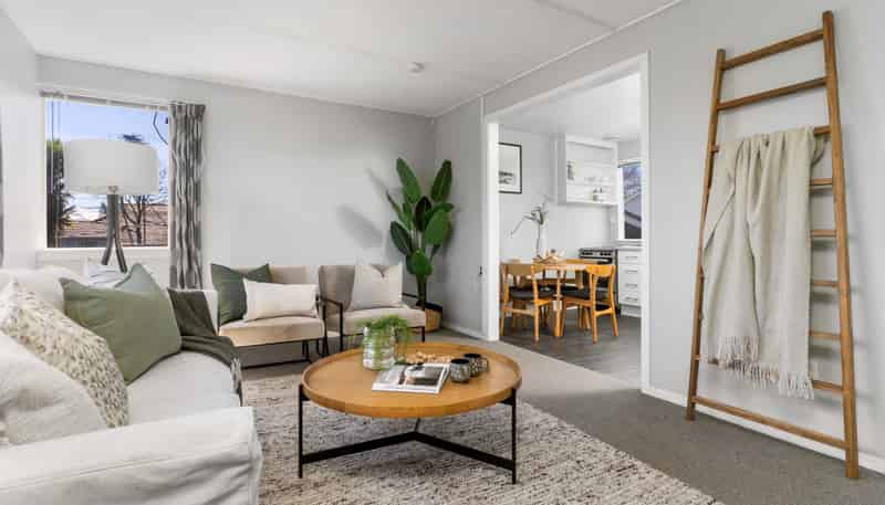 16 Cleveland Street, Edgeware