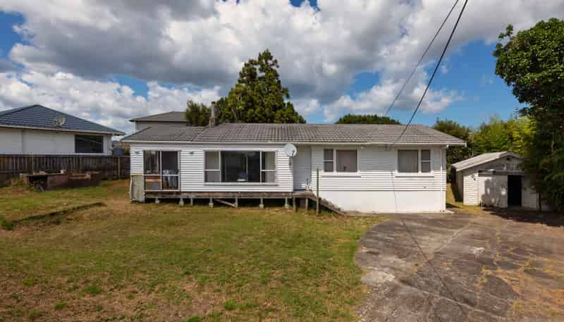 54 St Leonards Road, Kelston