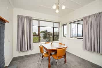 12 Walker Street, Bluff