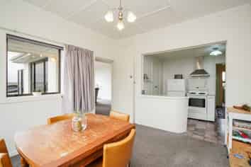 12 Walker Street, Bluff