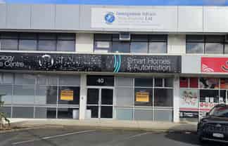 Trade/Storage Friendly Retail +Warehouse for lease