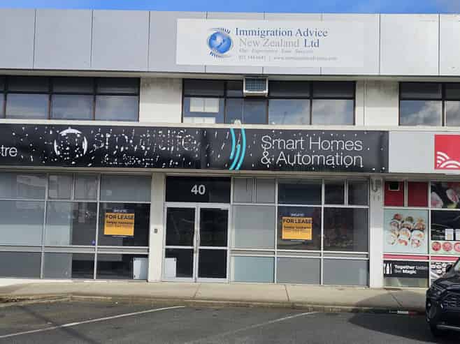 Trade/Storage Friendly Retail +Warehouse for lease