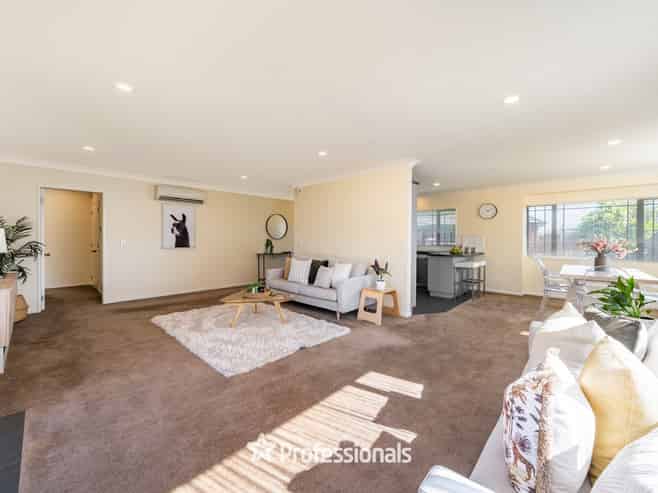 33 Moana Grove, Waiwhetu