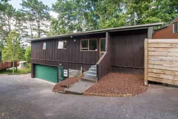 52 Bel Air Drive, Hillsborough