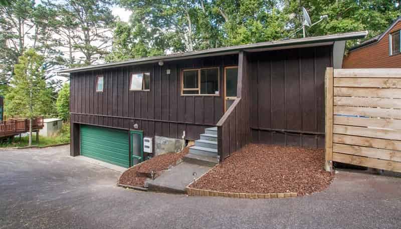 52 Bel Air Drive, Hillsborough