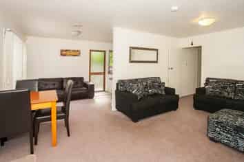 52 Bel Air Drive, Hillsborough