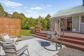 5C Janet Frame Way, WHITEMANS VALLEY