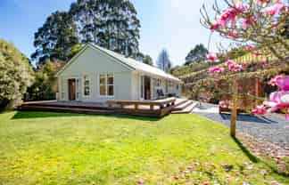 5C Janet Frame Way, WHITEMANS VALLEY