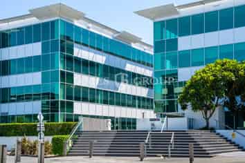 GROUND FLOOR RETAIL IN PRIME LOCATION