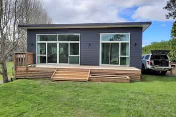 15b Cobblers Lane, Riverhead