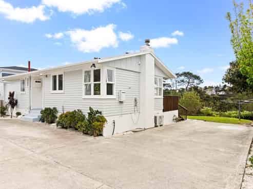 10 Maybelle Place, Kelston