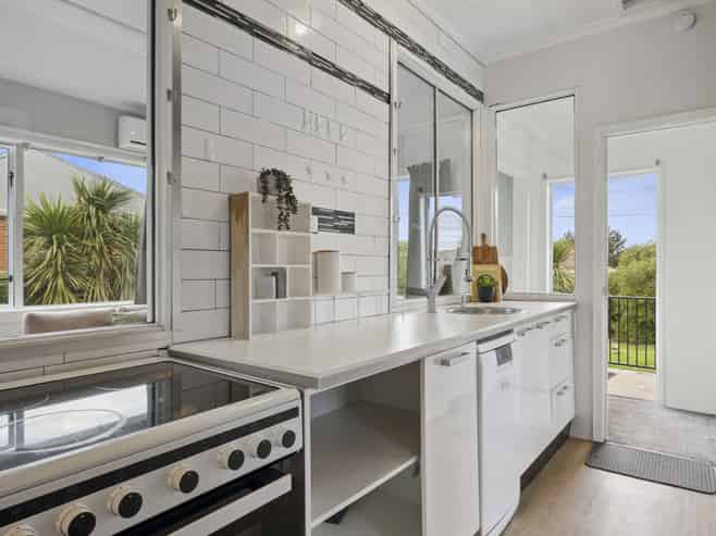 15 Puketai Street, Andersons Bay