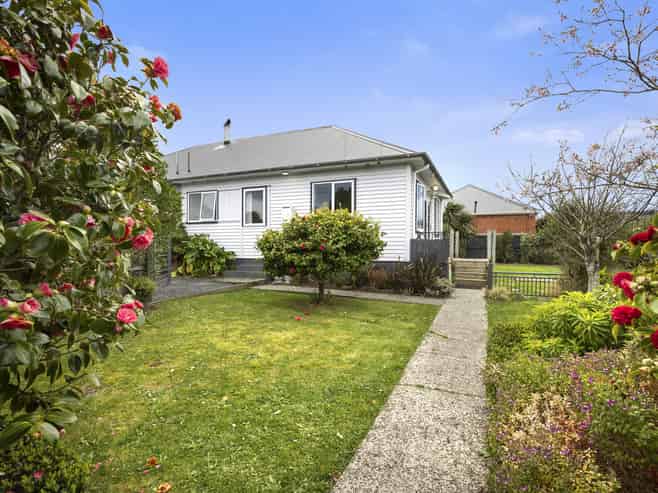 15 Puketai Street, Andersons Bay