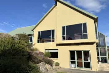 12 Grove Avenue, Weston