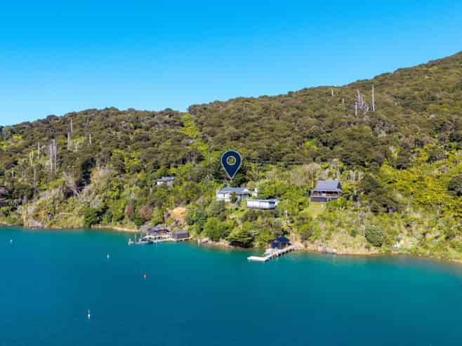 7 and 8 Aratawa Bay, Bay Of Many Coves